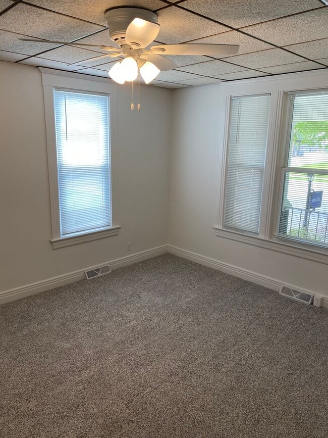 Building Photo - 914 S 2nd St