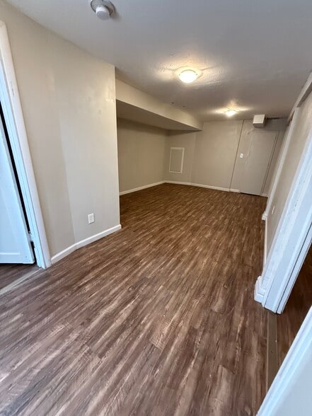 Building Photo - 690 Holbrook Drive
