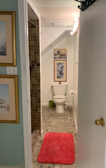 Bathroom - 3801 Calvert St NW