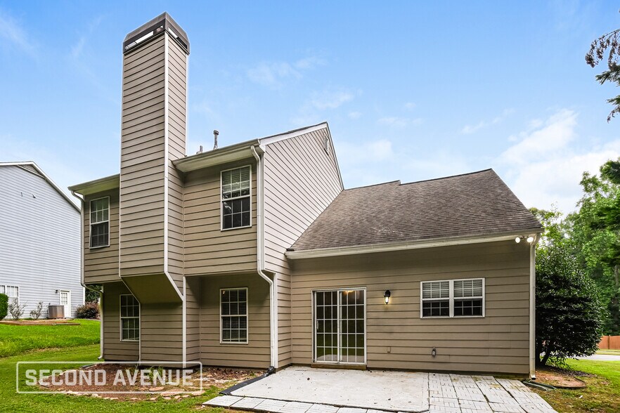 Building Photo - 5031 Wesleyan Dr
