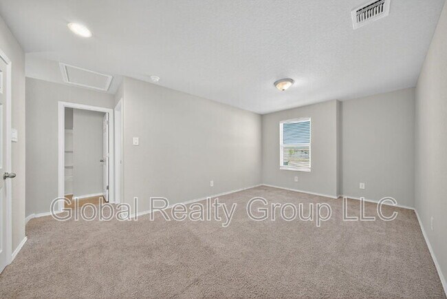 Building Photo - 10419 Lateleaf Oak