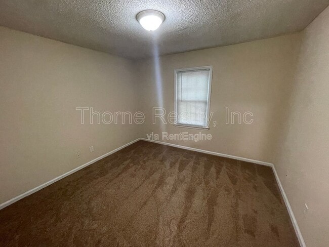 Building Photo - 406 Dowd St
