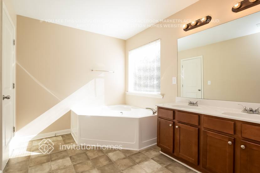 Building Photo - 4905 Medlock Trail Ct SW