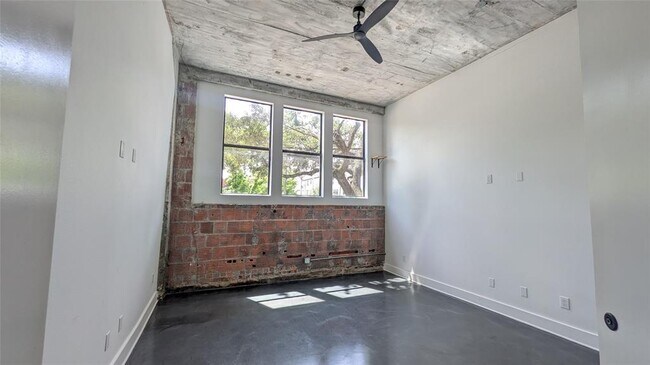 Building Photo - 2323 Polk St