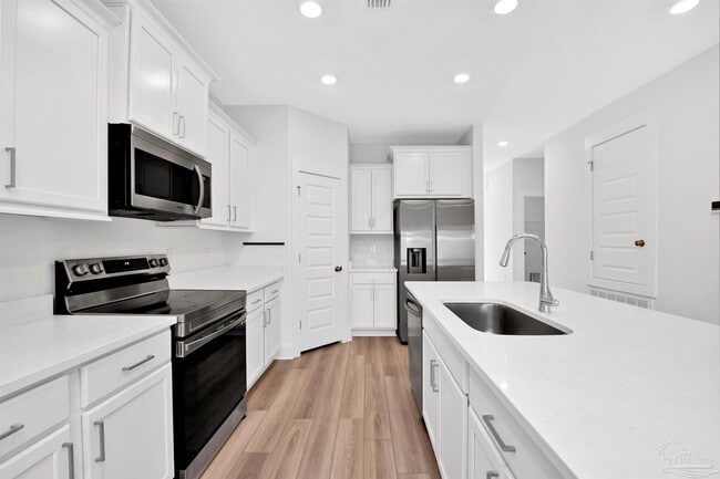 Building Photo - 6525 Paso Fino Dr