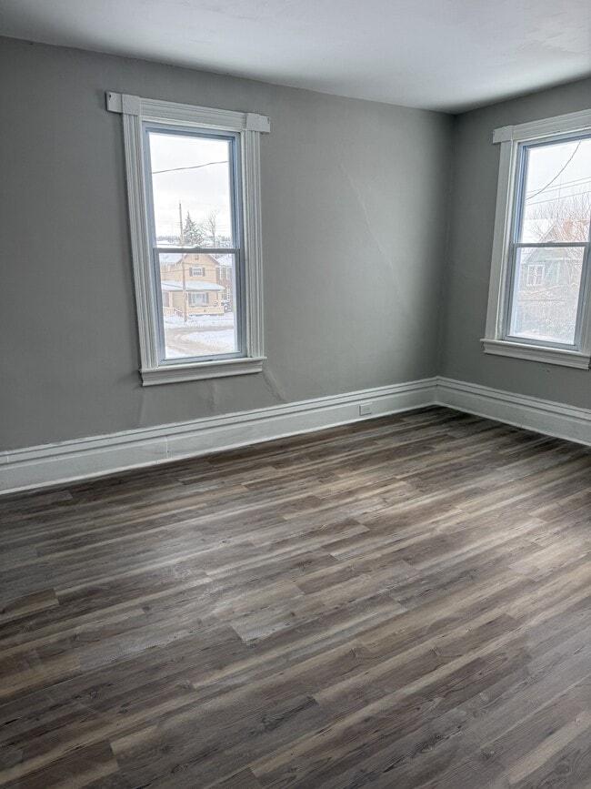 Building Photo - 1837 Beech St