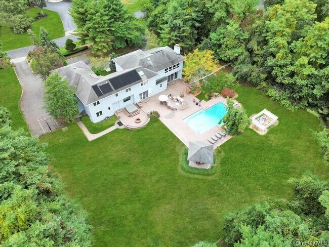 Building Photo - 25 Wildwood Dr