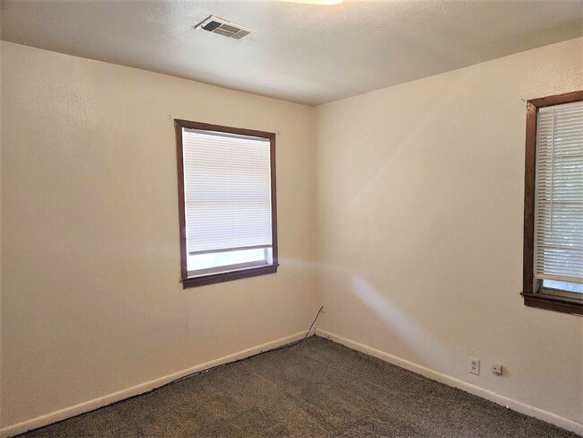 Building Photo - 890-892 Harriot St