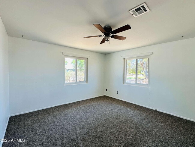 Building Photo - 316 N 84th Pl