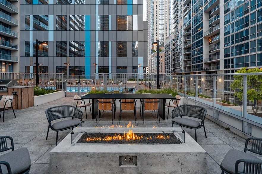 Building Photo - 323 E Wacker Dr