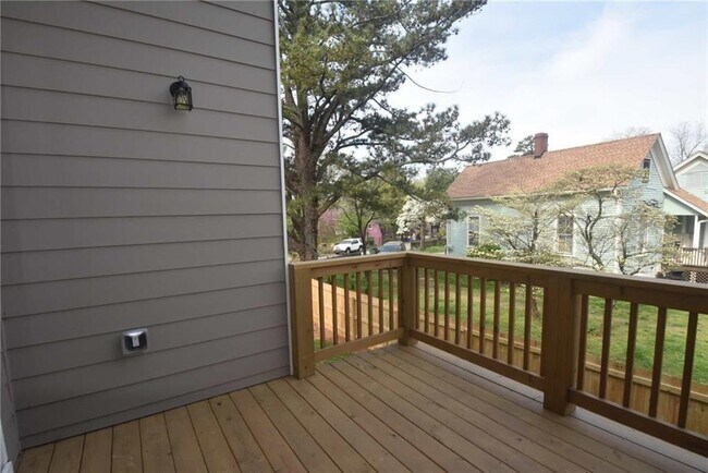 Building Photo - 2861 Boone Dr