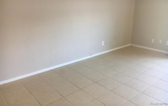Building Photo - 500 N Fox Hills Dr