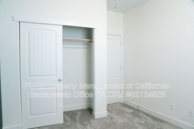 Building Photo - 8793 Classical Wy