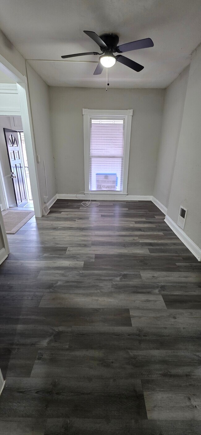 Building Photo - 2515 Christian St