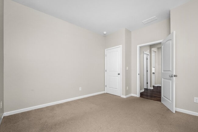 Building Photo - 131 Saddle Horse Ln