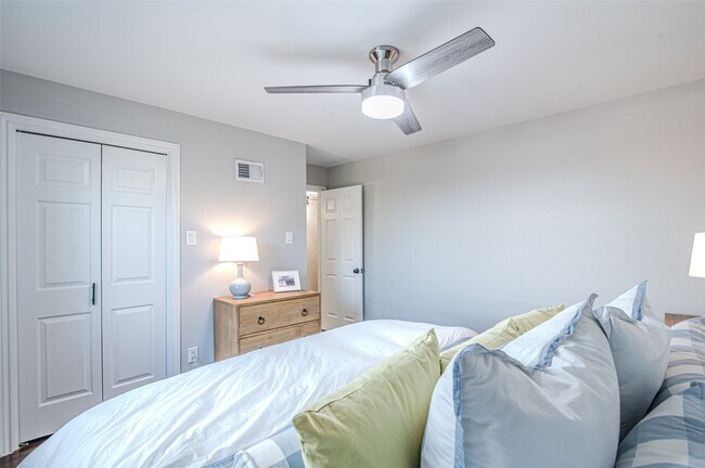 Building Photo - 1100 Harvard St