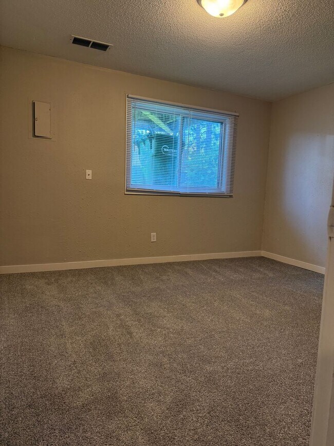 Building Photo - Duplex 82xx Zane Court