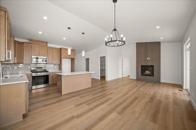 Building Photo - $3,375 - 4 Bed / 3 Bath Stunning Brand New Build Home with Panoramic Views