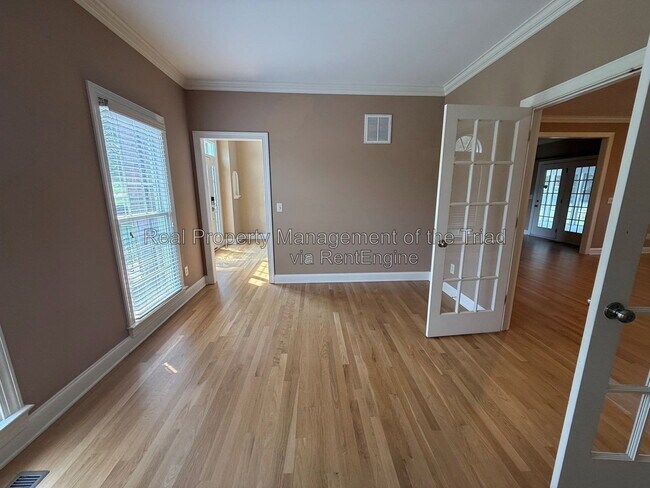 Building Photo - 1016 Longhorn Ct