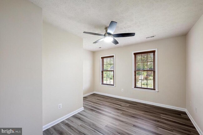 Building Photo - 35184 Pheasant Ridge Rd