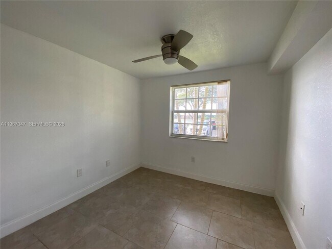 Building Photo - 2841 N Oakland Forest Dr