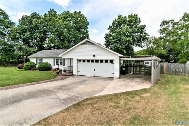 Primary Photo - 1201 Aldridge Dr SE