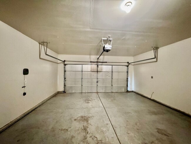 Building Photo - REDUCED!!!    FOR RENT!  3 bedroom 2 bath in Dos Palos