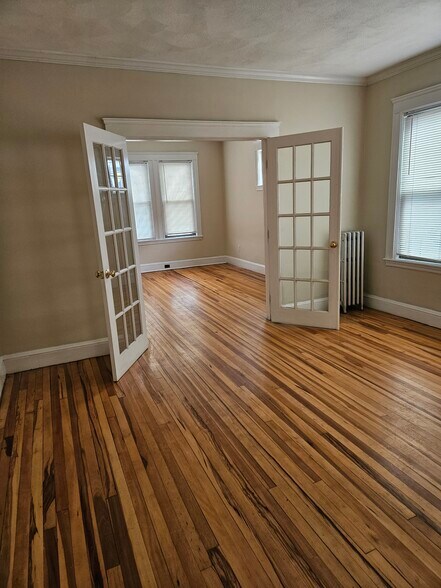 Dining/Living Room - 1495 River St