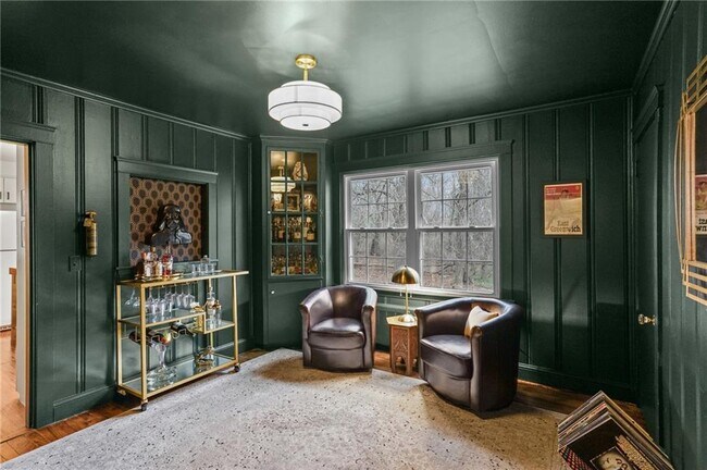 Building Photo - 80 Lakeshore Dr