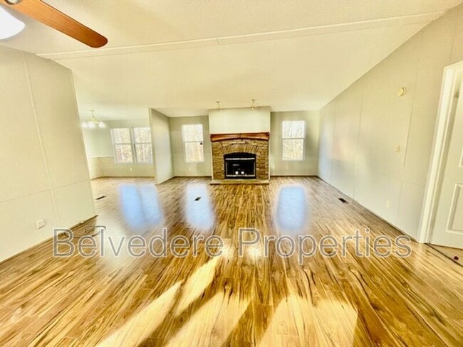 Building Photo - 237 Red Oak Dr