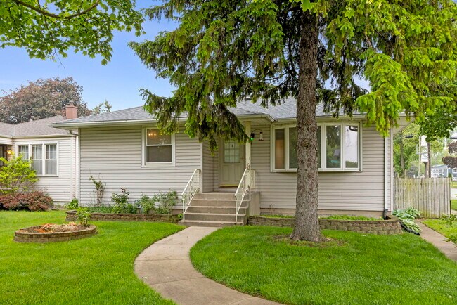 Primary Photo - 4500 S Oak Park Ave