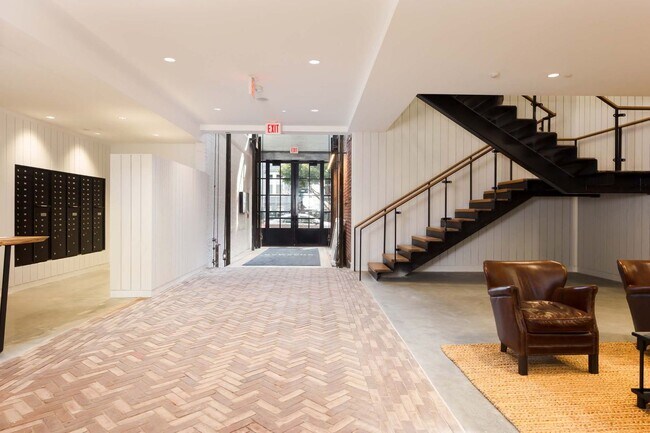 Building Photo - Trendy 1 Bedroom + den in Truxton Circle| Water included!
