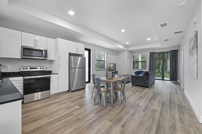 Building Photo - 1917 Lorna Ave