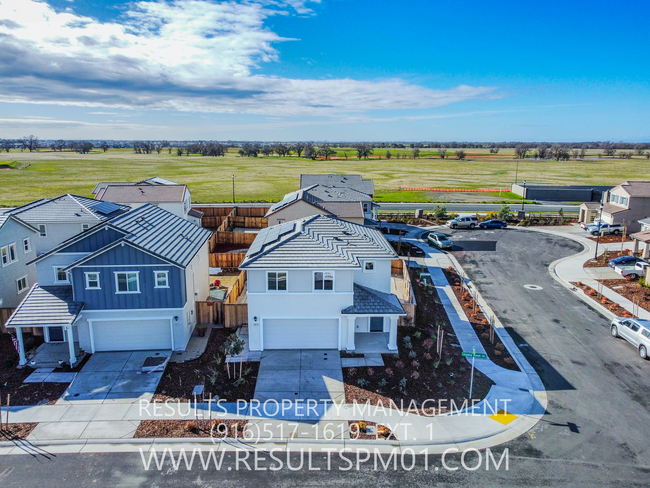 Building Photo - Gorgeous Brand New Smart Home in Amoruso R...