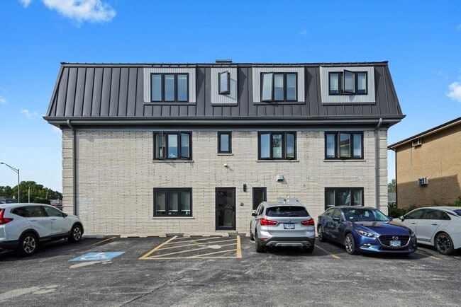 Building Photo - 6837 W 95th St
