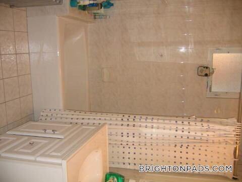 Building Photo - 12 Montcalm Ave