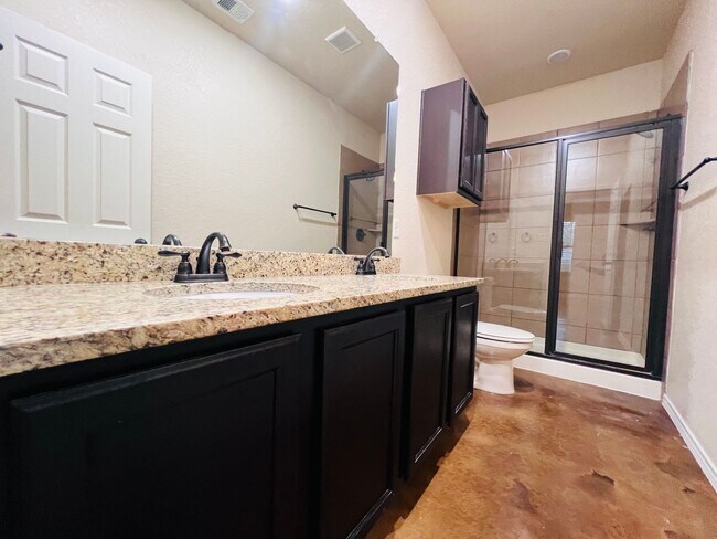 Building Photo - 10147 Westover Bluff