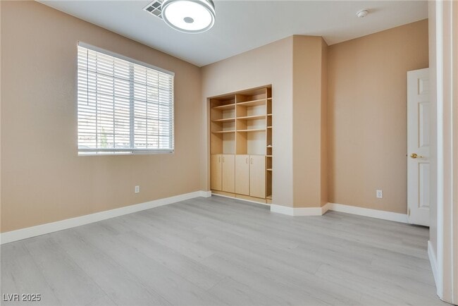 Building Photo - 1340 Rolling Sunset St