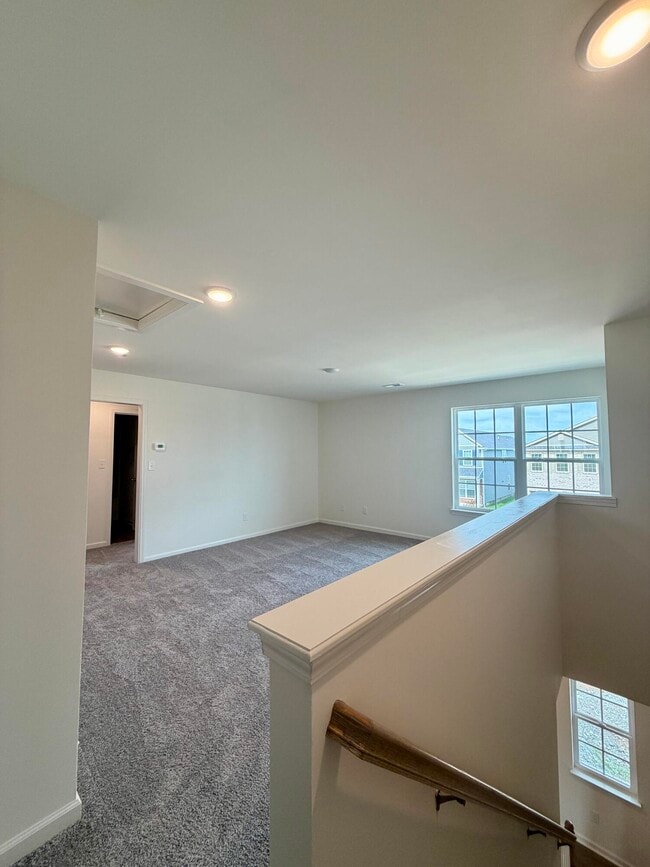 Building Photo - 836 Halford Pl