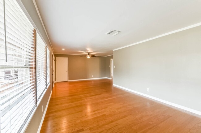 Building Photo - 4615 Braeburn Dr