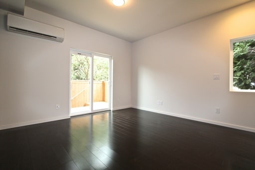 Building Photo - Open House Saturday! Stunning Modern Crown Hill Townhouse!