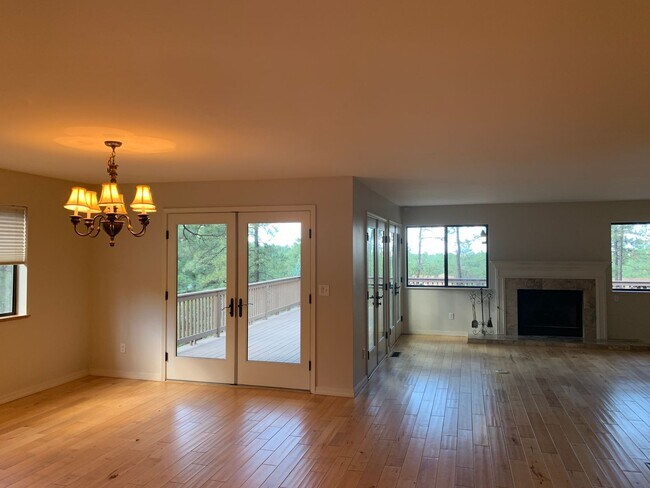 Building Photo - 1172 Eagles Nest