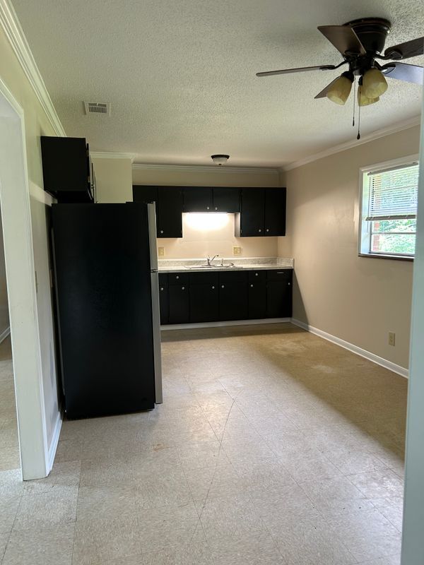 Building Photo - 206 Taylor Ln