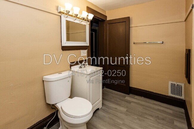 Building Photo - 1148 E 176th St