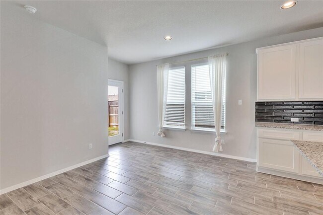 Building Photo - 1105 Burin Dr