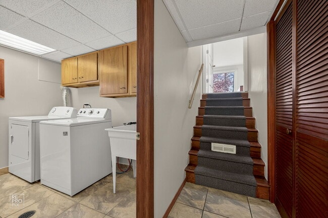 Building Photo - 502 E Memorial Rd