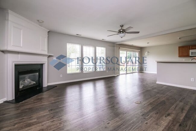 Building Photo - Single Family | Back Patio | Two- Car Gara...