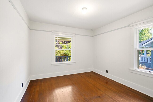 Building Photo - 7245 N Newell Ave