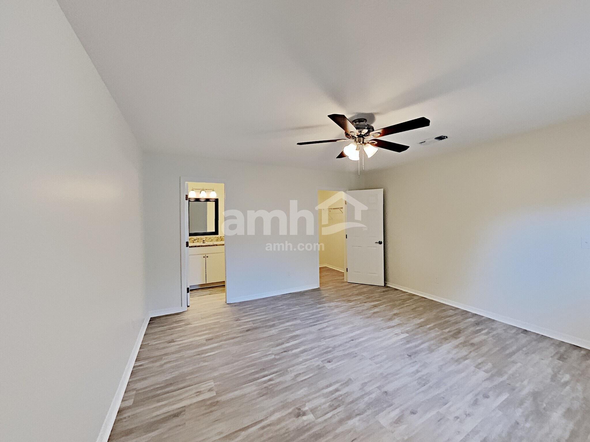 Building Photo - 1694 Ashwood Cir