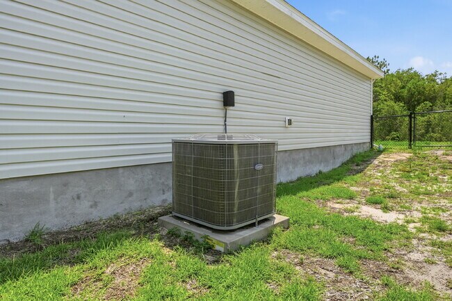 Building Photo - New community! Three bedrooms, two bathrooms and ready for you to move into!